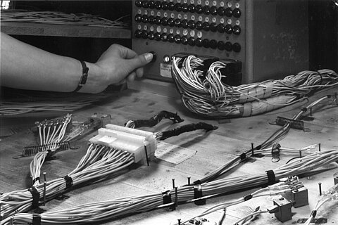 Coroplast cable assembly