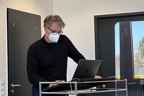 Prof. Gert Trauernicht at the Visionlabs final presentation