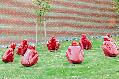 Skulpturengruppe „Meeting I“ von Wang Shugang