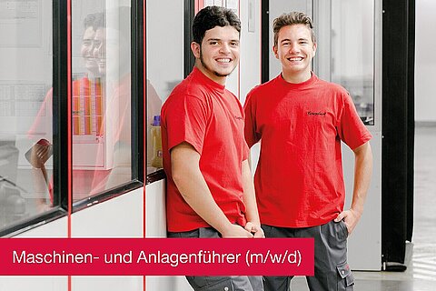 Zwei Azubis in Produktionsumfeld